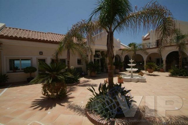 VIP1840: Villa for Sale in Estepona, Málaga