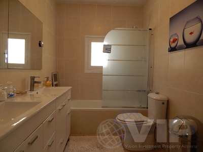 VIP7000: Commercial Property for Sale in Mojacar Playa, Almería